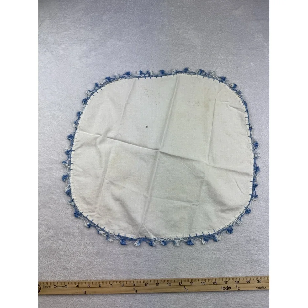 VINTAGE Linen Floral Embroidered Vanity Set of 4 Crocheted Lace Edge Runner
